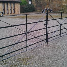 Double leaf pair of Estate gates